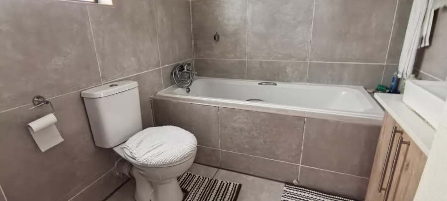 4 Bedroom Property for Sale in Arcata Estate Free State